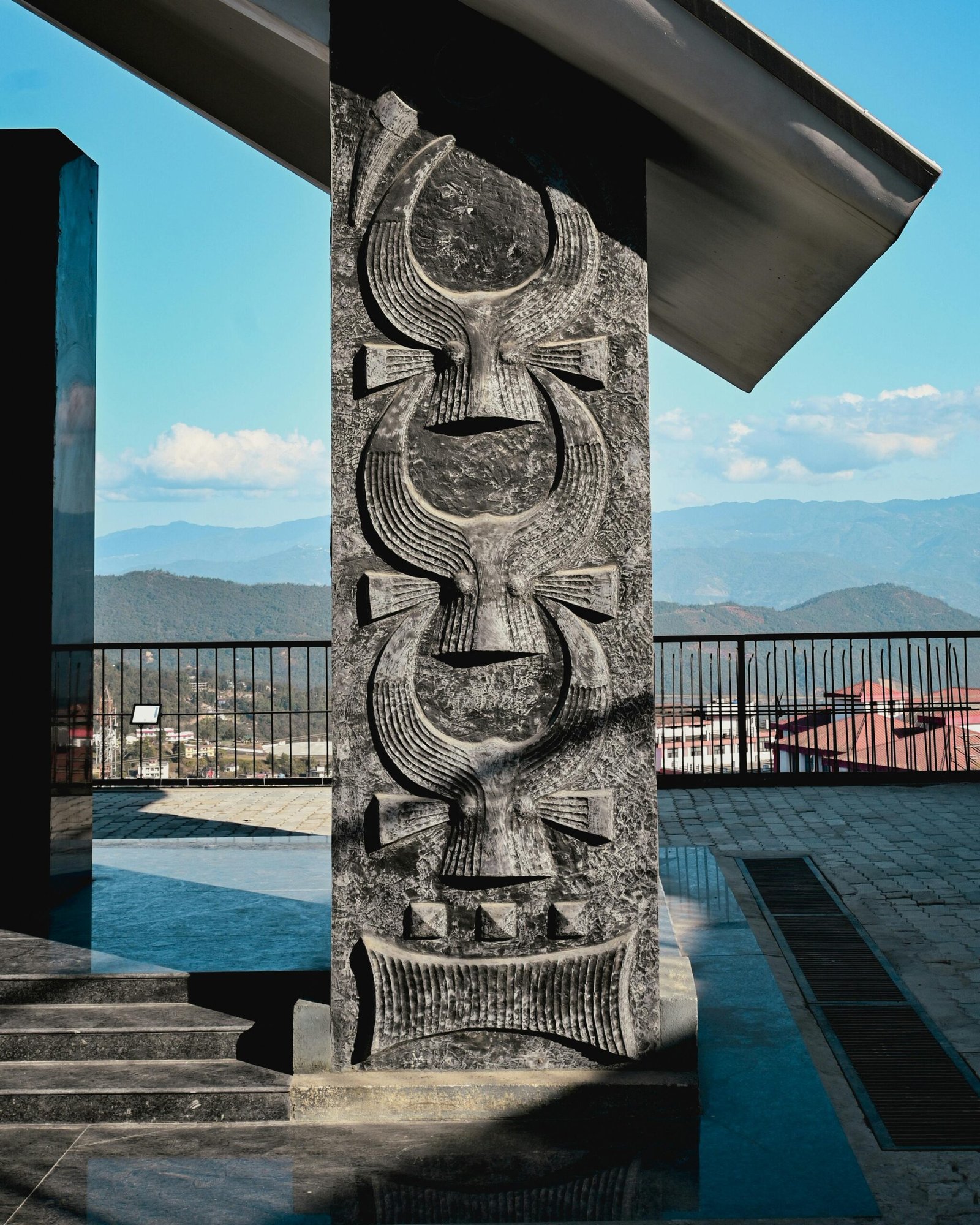 Must-Visit Wonders of the World like Great Wall of China and Machu Picchu