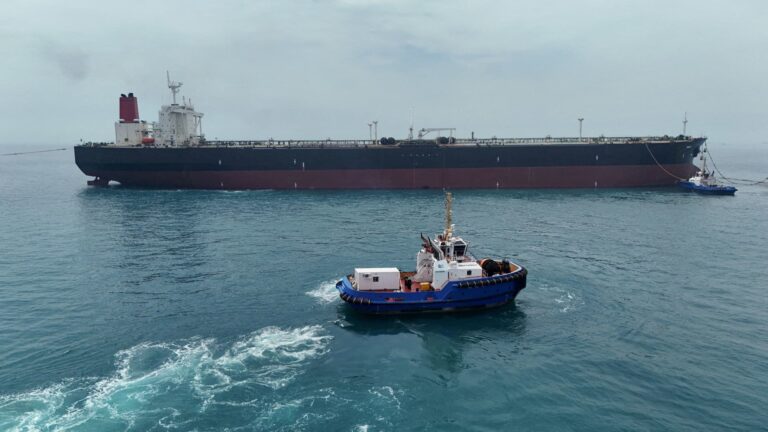 U.S. oil rises as Iran says Hormuz won’t open until U.S. meets conditions