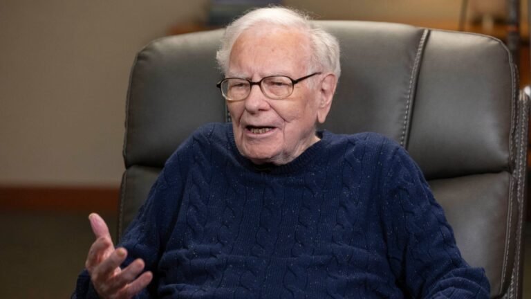 Warren Buffett: Bill Gates’ actions with Epstein ‘distasteful,’ but people make mistakes