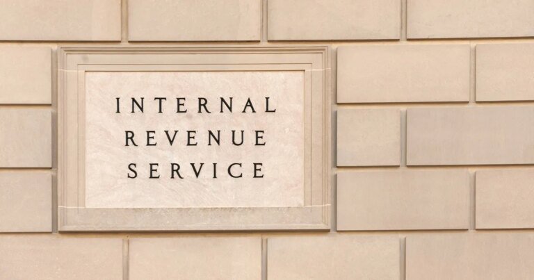 Advocate: IRS had strong filing season for online taxpayers, weaker one for others