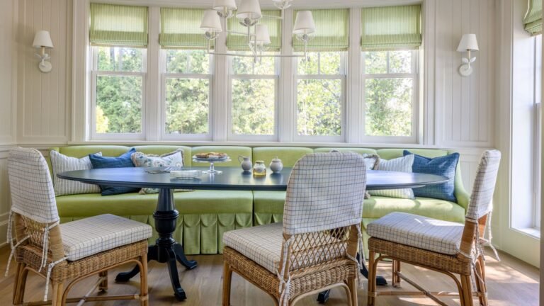 Tour a ‘Young Traditional’ Summer House by Tom Stringer