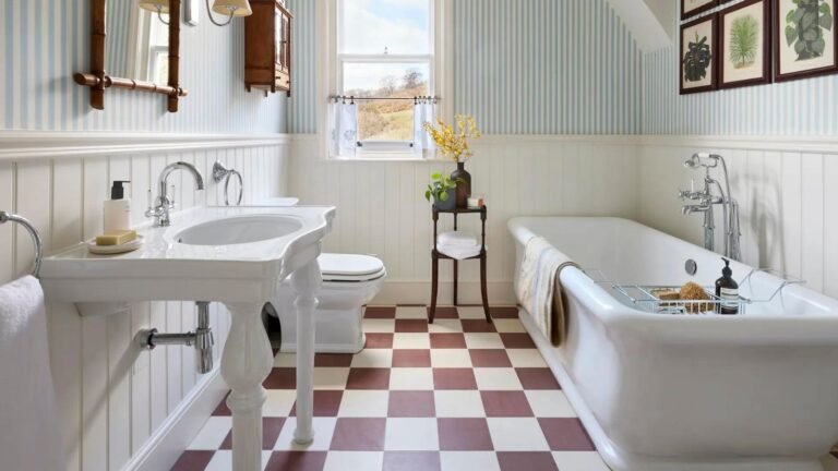 The Chicest Bathtub Trays to Elevate Your Bathroom Storage