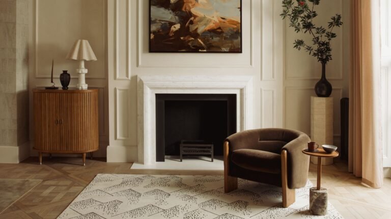 A House Where Neutrals Pack as Much Punch as Jewel Tones