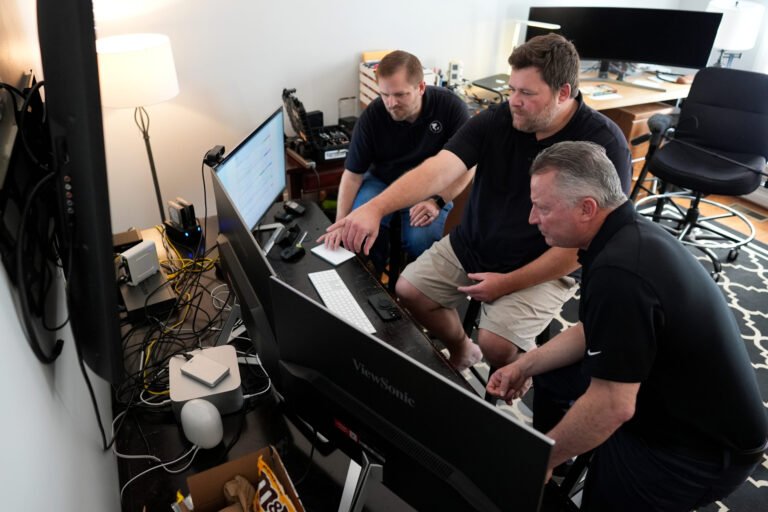 Dedicated Volunteers in Nashville Relay Calm, Straight-Talk Info During Dtorms