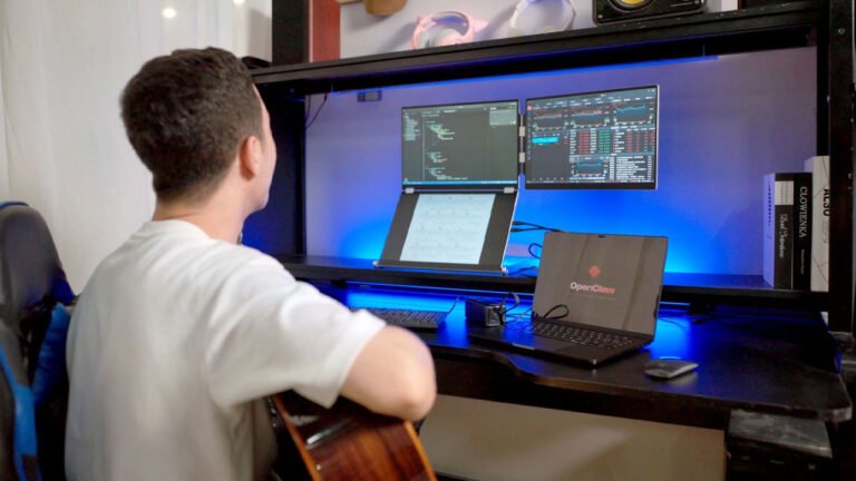 NexFold Fold7 Portable Inverted-L Shaped Triple Monitor