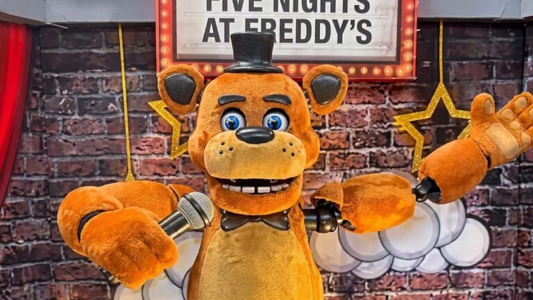 First Look at $500 Spirit Halloween Freddy Fazbear Animatronic