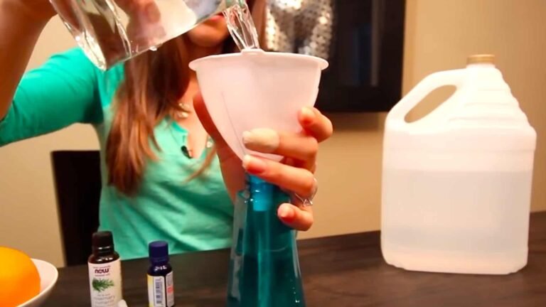 What You CAN (and CANNOT) Clean with Vinegar!