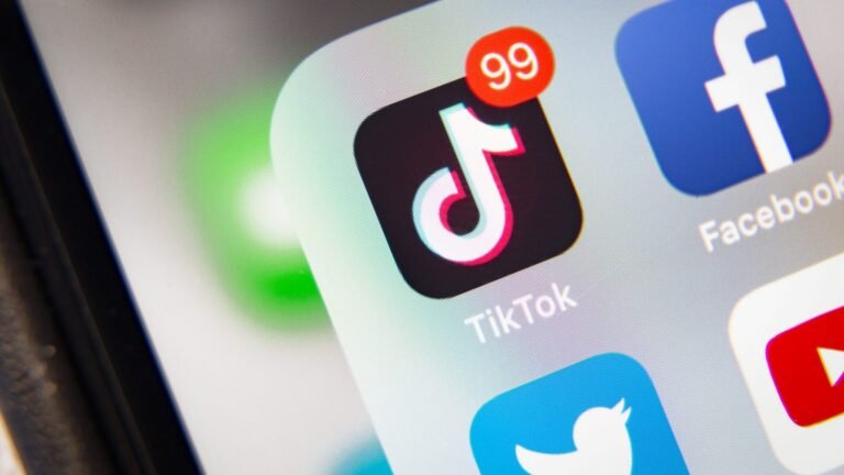 4 Ways To Get Paid for Scrolling on TikTok