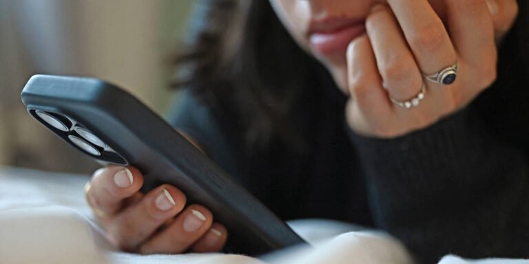 The Therapist in Your Pocket by Anne Lepetit