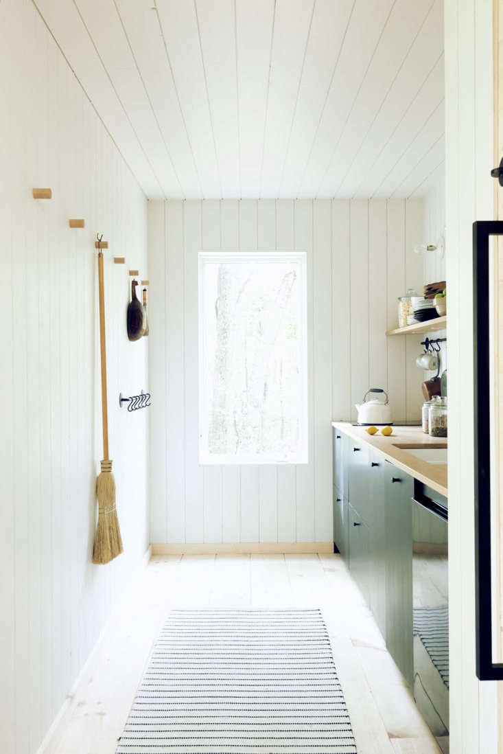 Kitchen of the Week: A Small Off-Grid Kitchen in an Architect-Designed Guest Cabin