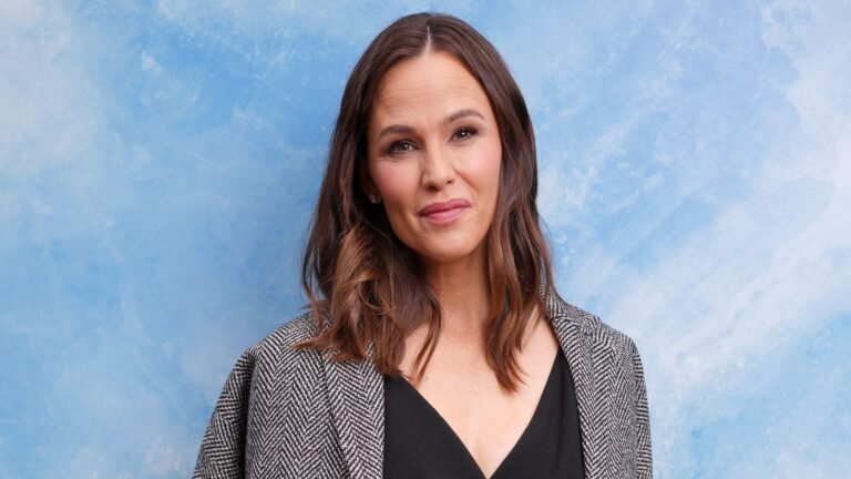 Jennifer Garner’s dining room is rustic yet refined
