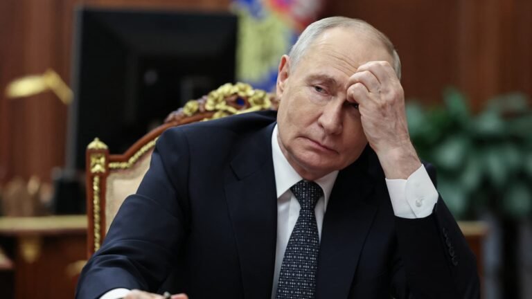 Ukraine war: Russia’s wartime economy faces growing pressure