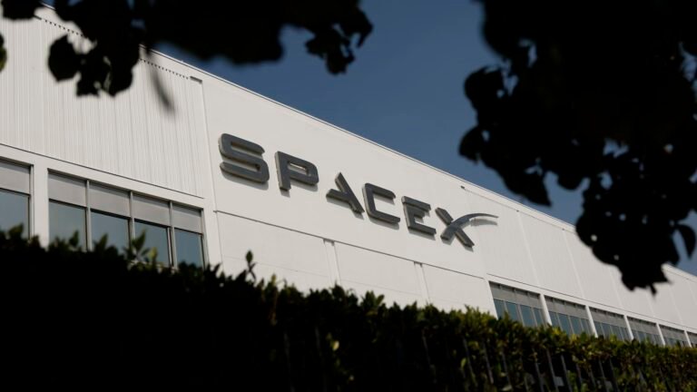 SpaceX shares are doing something very unusual. Options traders are taking note