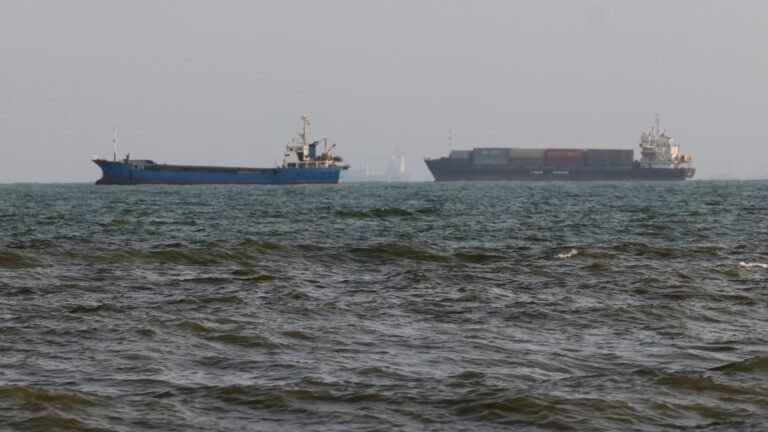Oil rises over 1% after U.S. forces strike Iran’s Larak Island