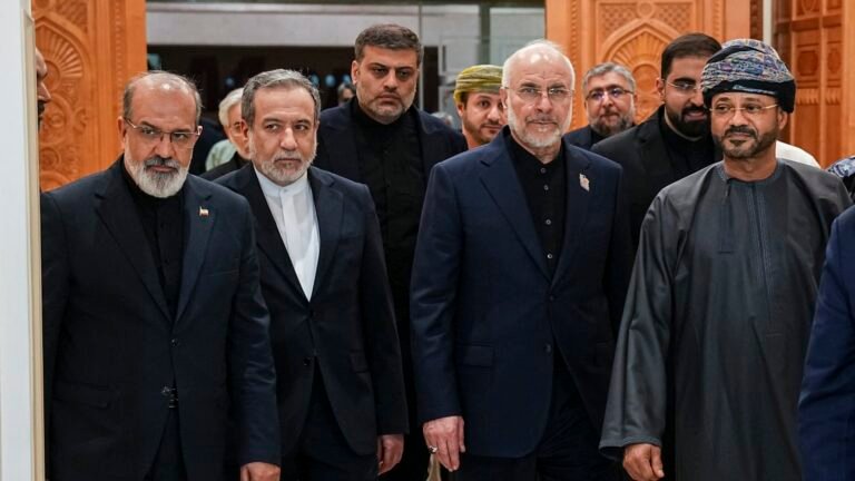 Iran and Oman prep Hormuz deal, U.S. holds off on secondary sanctions