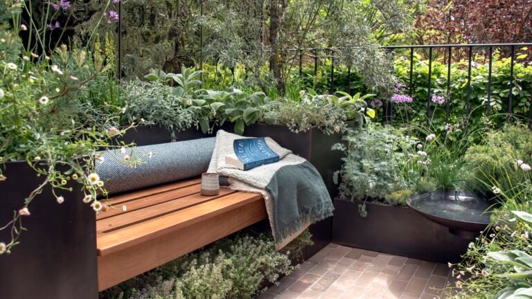 5 Garden Tools Every Small-Space Gardener Needs in Their Kit
