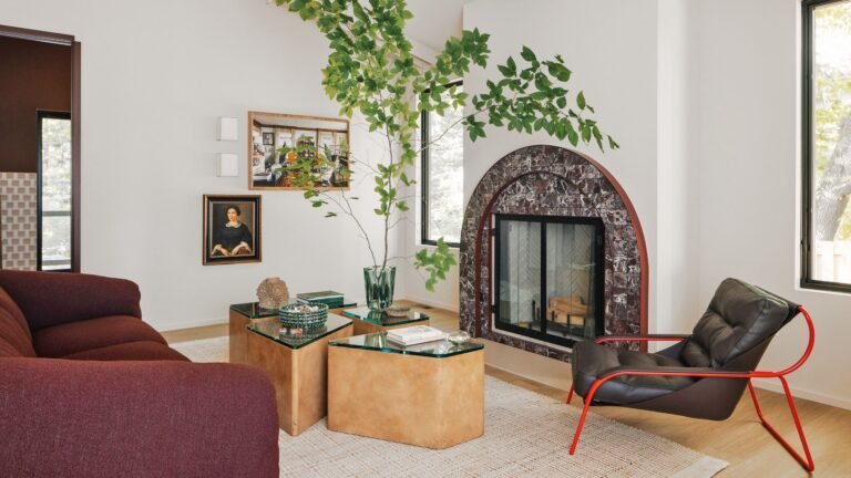 This Lakeside Home Has Not a Cabin-Core Cliche in Sight
