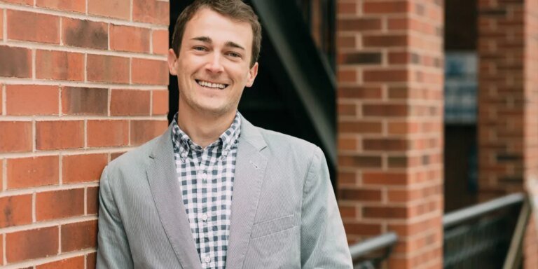 This creator went viral for sharing workplace horror stories. He says HR has a trust problem