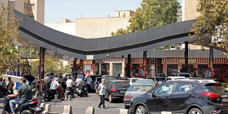 New US sanctions will hit ordinary Iranians hard as crashing economy stirs fresh protests