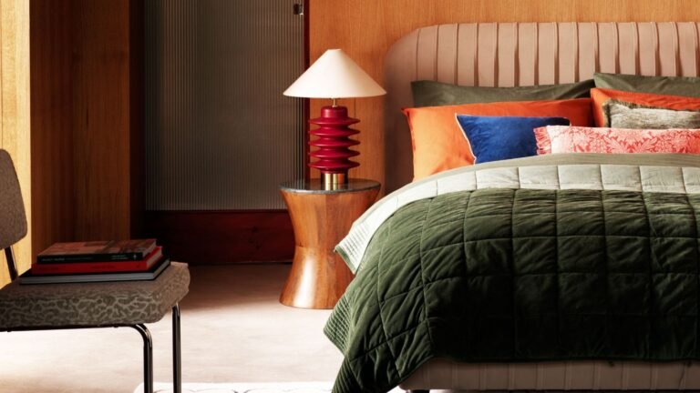16 Round Bedside Tables That Help Ease ‘Flow’ in Tiny Bedrooms |