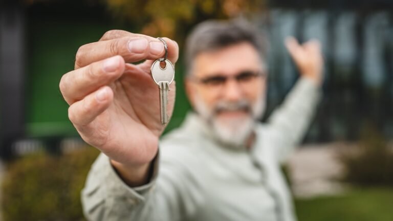 Should You Rent or Sell Your Home When You Move?
