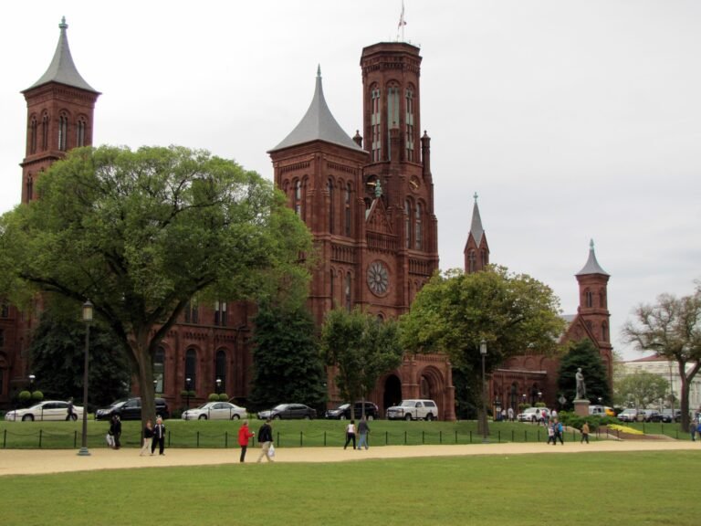 Moral Expertise and the Conflict at the Smithsonian | American Enterprise Institute