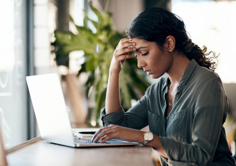 US consumer debt holds near $18 trillion as delinquency rates ease
