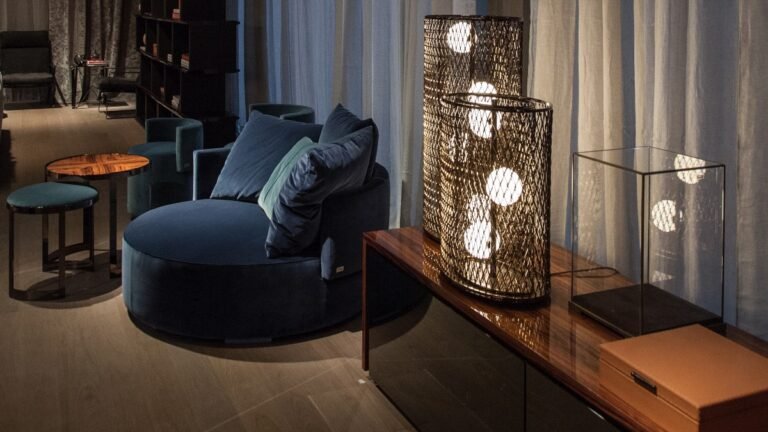 These Living Rooms Don’t Rely on Matching Furniture, Contrast Does the Work Instead