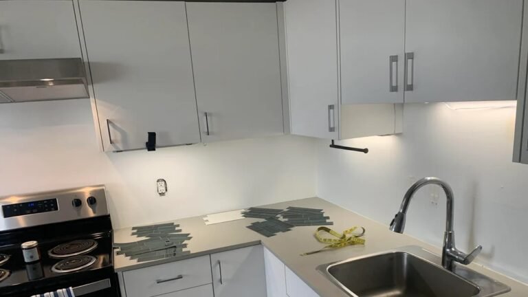 They Didn’t Touch the White Cabinets. Dark Green Changed the Kitchen Instead