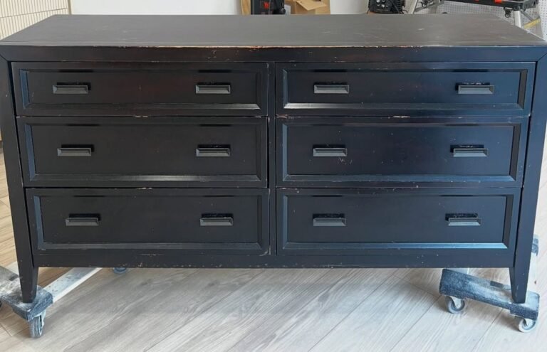 This $25 Marketplace Dresser Sold for $700 After a Blue Paint Makeover