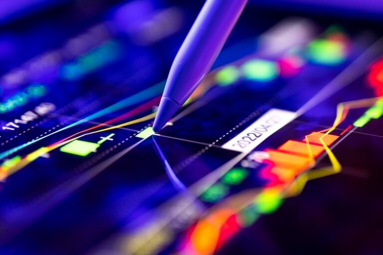 S&P 500, Nasdaq Extend Weekly Win Streaks: Stock Market Today