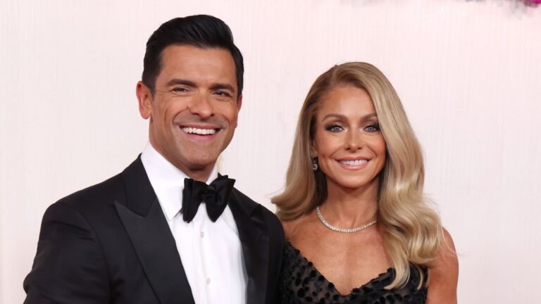 Kelly Ripa’s Bathroom Is a Lesson in 100-Year-Old Glamour