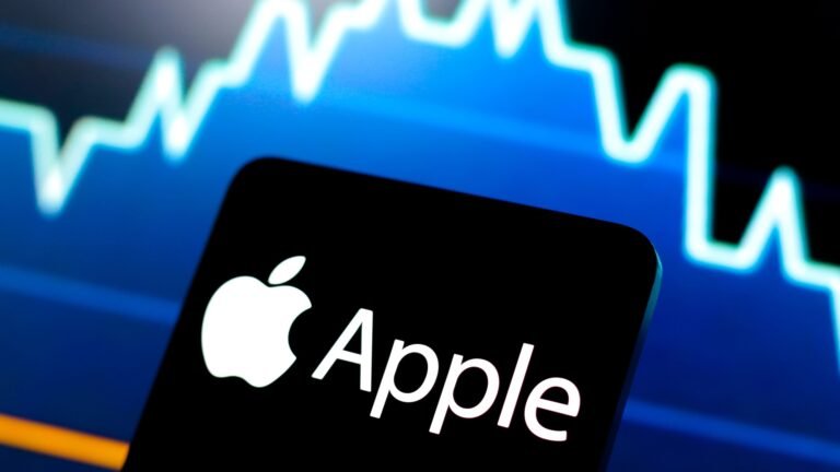 If You Invest $1,000 in Apple Today, What Happens in 5 Years?