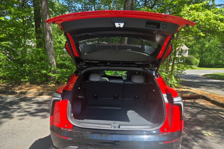 I Drove an Eye-Popping Electric SUV. The Chevy Blazer EV Turns Heads