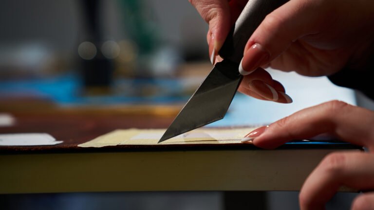 No Need For Tools: Sharpen Blades With A Dish That’s Already In Your Cabinets