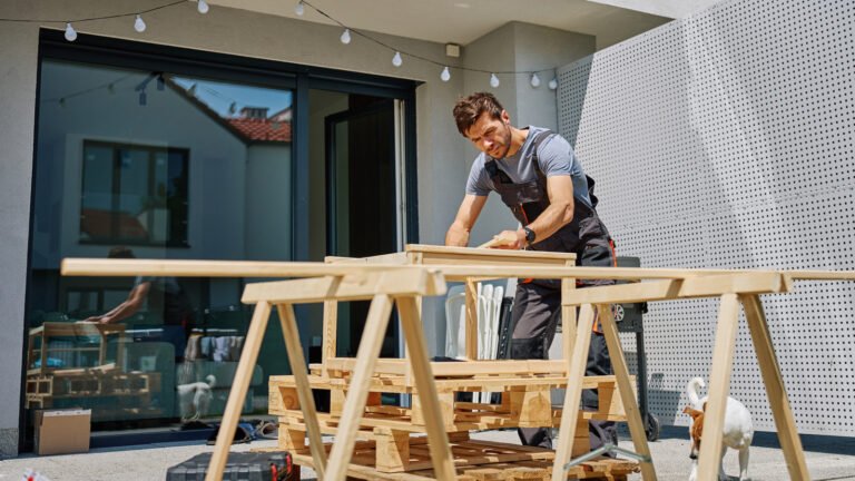 Turn Old Wood Pallets Into A Gorgeous Kitchen Island With This Clever DIY