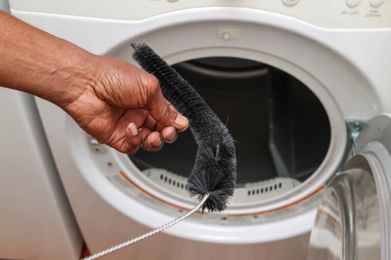 How to Clean a Dryer Lint Trap