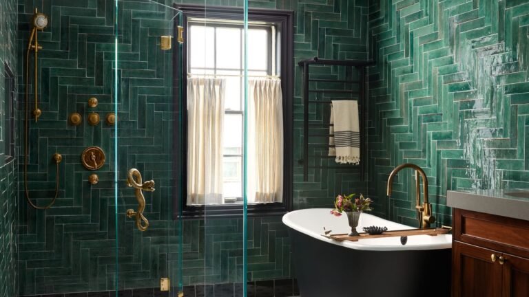 6 Green-and-Brass Bathrooms That Feel Timeless and Luxurious
