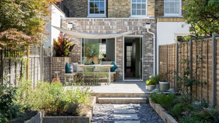 4 Ways Designers Make a Narrow Garden Feel Twice As Wide