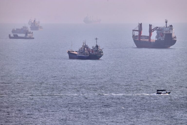 Iran Threatens to Go on Offensive in Strait of Hormuz if Diplomacy Fails