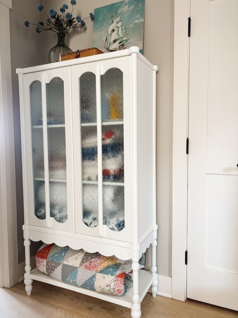 Creating a Cozy, Comfortable, Collected Home without the Clutter