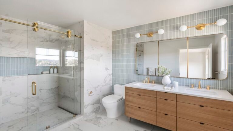 Calm ‘Morning’ People Tend to Have Bathrooms Like This