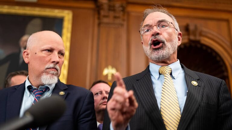 House aims to avoid government shutdown amid GOP hardliner resistance