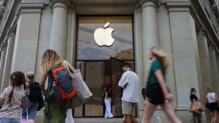 Apple shares are doing something they haven’t done in 20 years. Here’s what’s happening