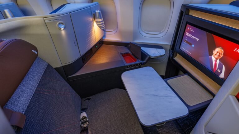 American Airlines redesigns Boeing planes in premium push