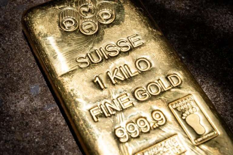 Gold Rises 3% As Dollar Weakens, Rate Hike Expectations Fall