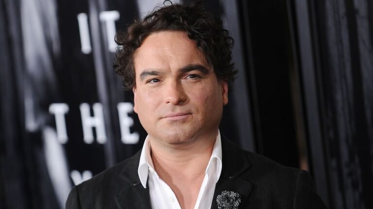 Johnny Galecki’s Cabin Kitchen Is a Cozy Fall Color Masterclass