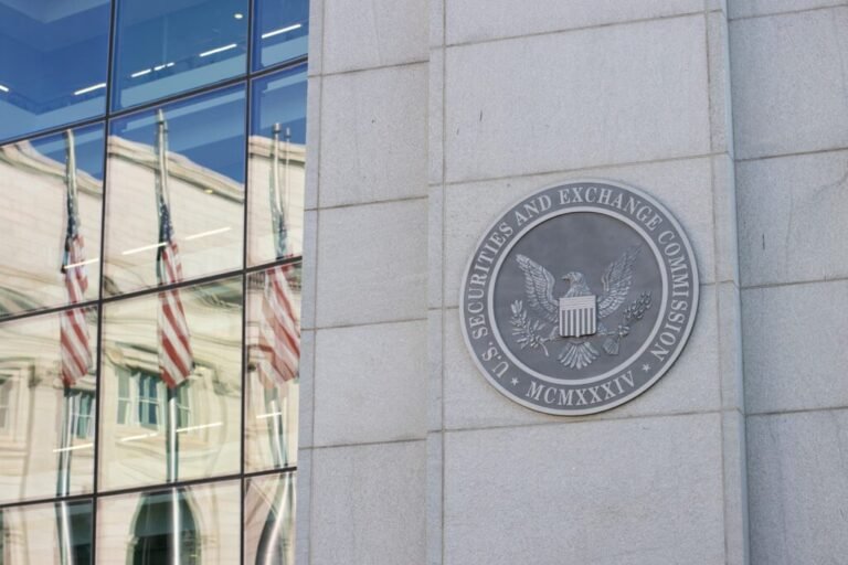 SEC weighs broader retail access to private markets