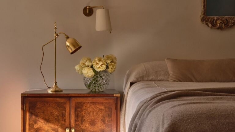 Read In Bed? Here’s What To Know About Bedroom Lighting