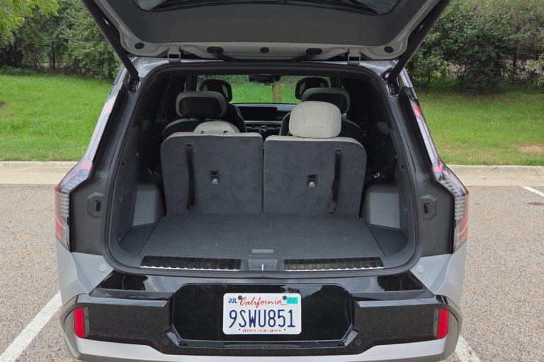 I Drove One of the Few Electric Three-Row SUVs. Kia’s EV9 Delivers